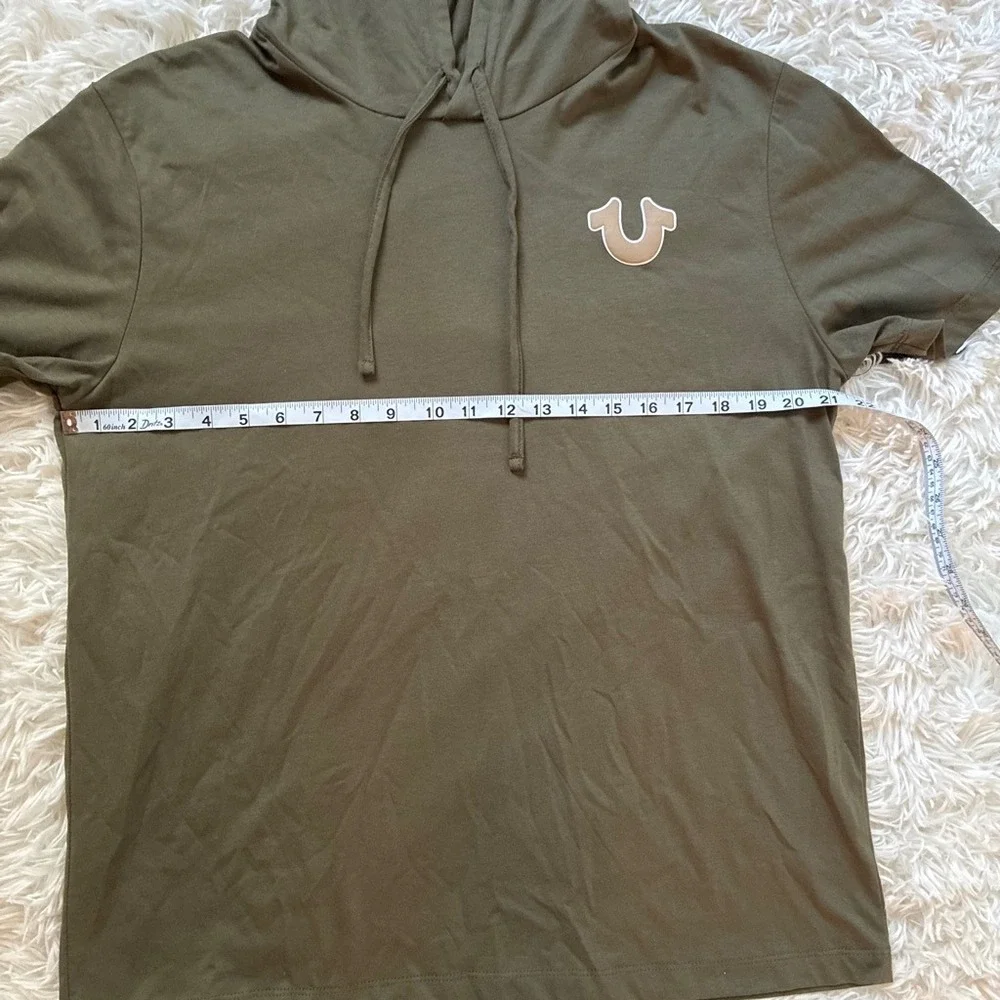 NWT True Religion  Short Sleeve Hoodie Olive Green Buddha Graphic Shirt Size M